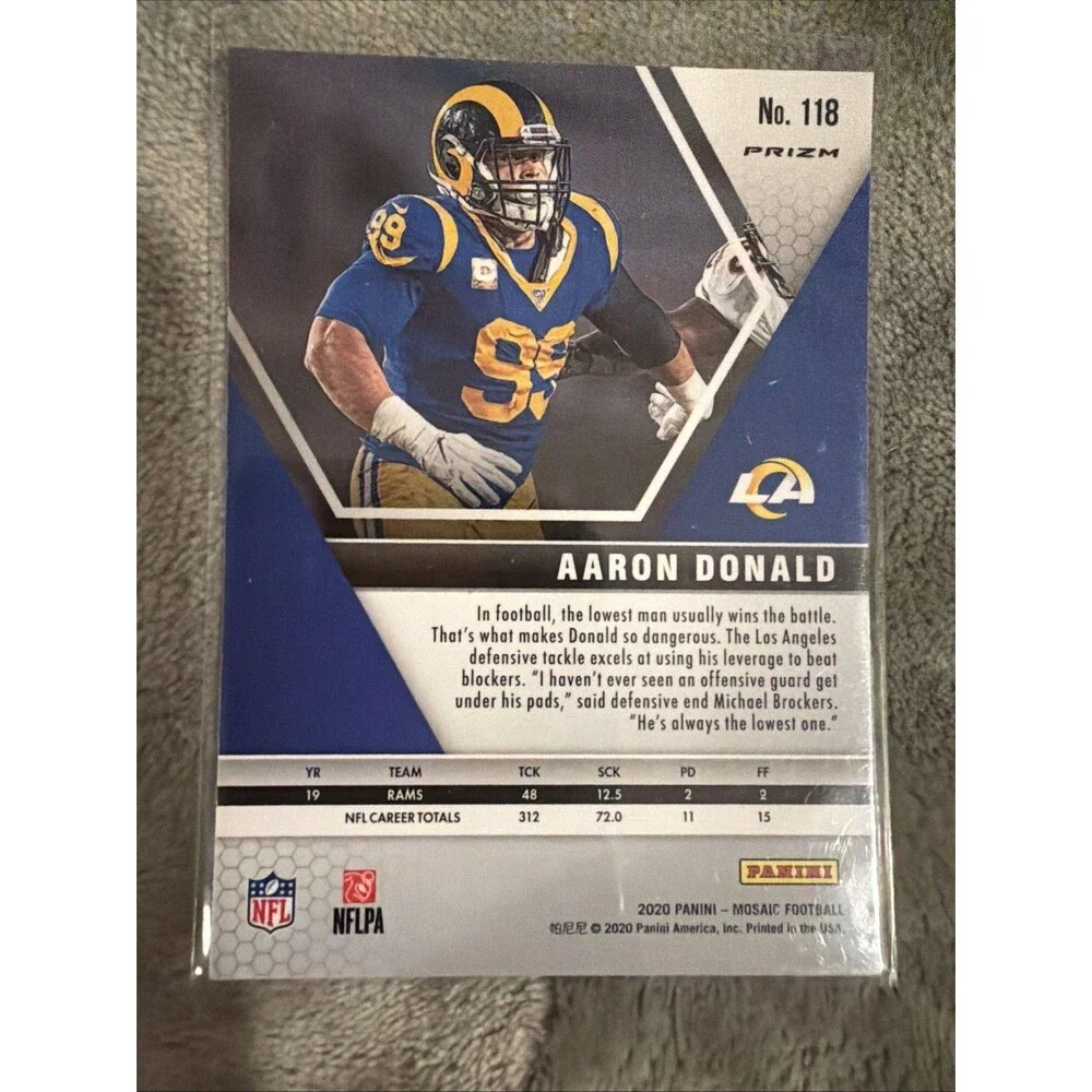 2020 Panini Mosaic - Aaron Donald #118 Reactive Green Mosaic Prizm